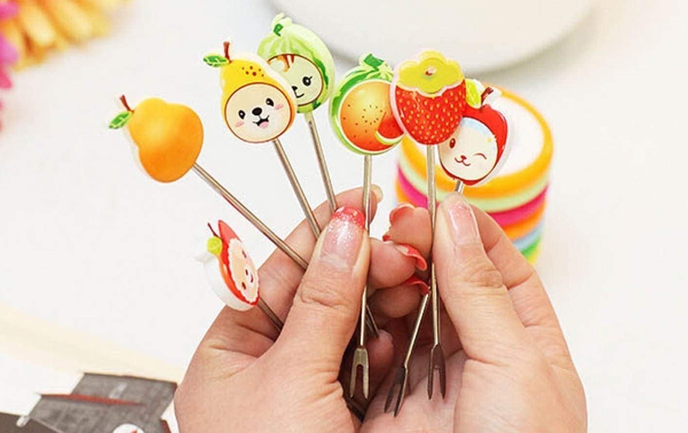 Colourful Ring Style Stainless Steel Fruit Fork Stand with 8 Cartoon Shape Suitable for Fruit-Salad, Multi Color